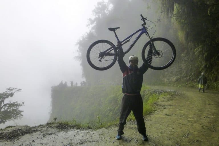 Mountain Biking Death Road - World's Most Dangerous Road with Gravity