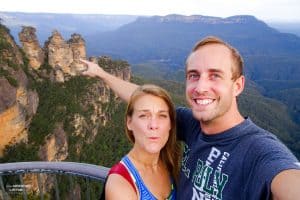 Pointing out Sydney's Blue Mountains